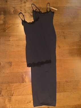 SKIMS FITS EVERYBODY LACE DRESS, LONG SLIP DRESS ONYX XS